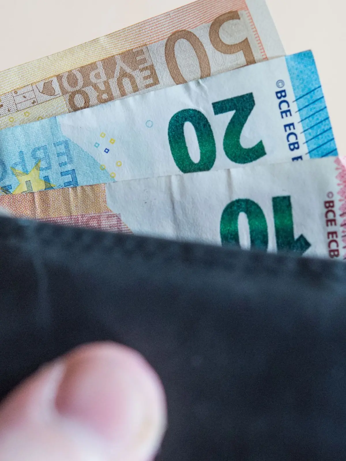 Bild zu: "Ampel-Partei will Bürgergeld kürzen"