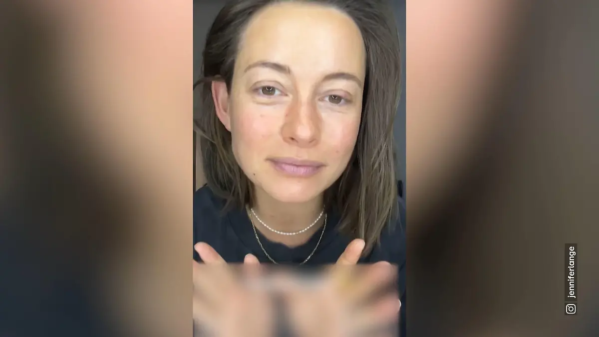 Jennifer Lange platzt nach Kleid-Hetze der Kragen Frisch vermählt und stinksauer