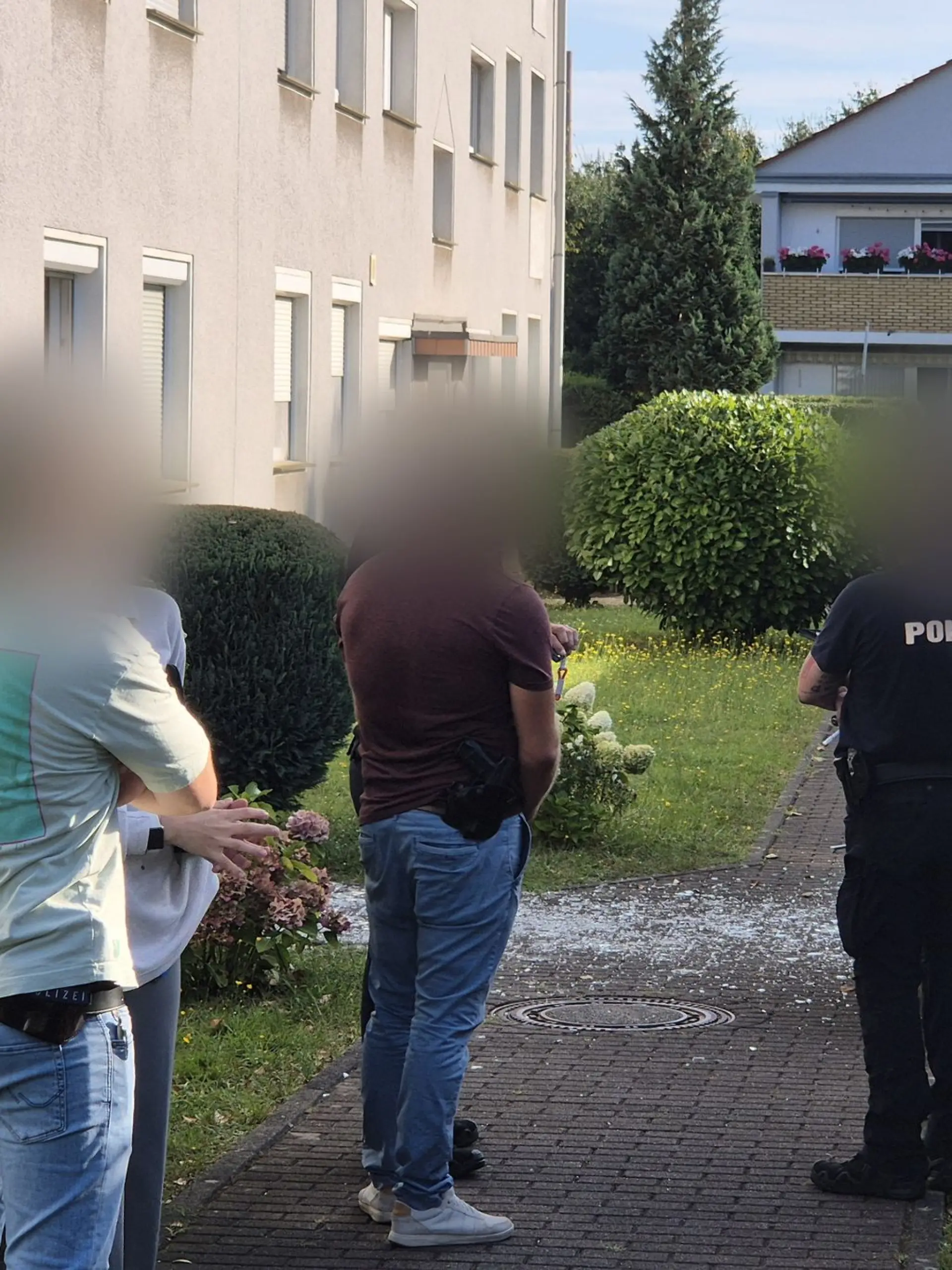 Bild zu: "Explosion an Mehrfamilienhaus in Köln! Polizei prüft Verbindungen zur Mocro-Mafia"
