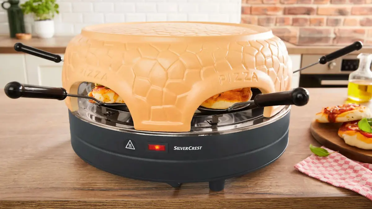 Pizzaofen mit Terracotta-Kuppel