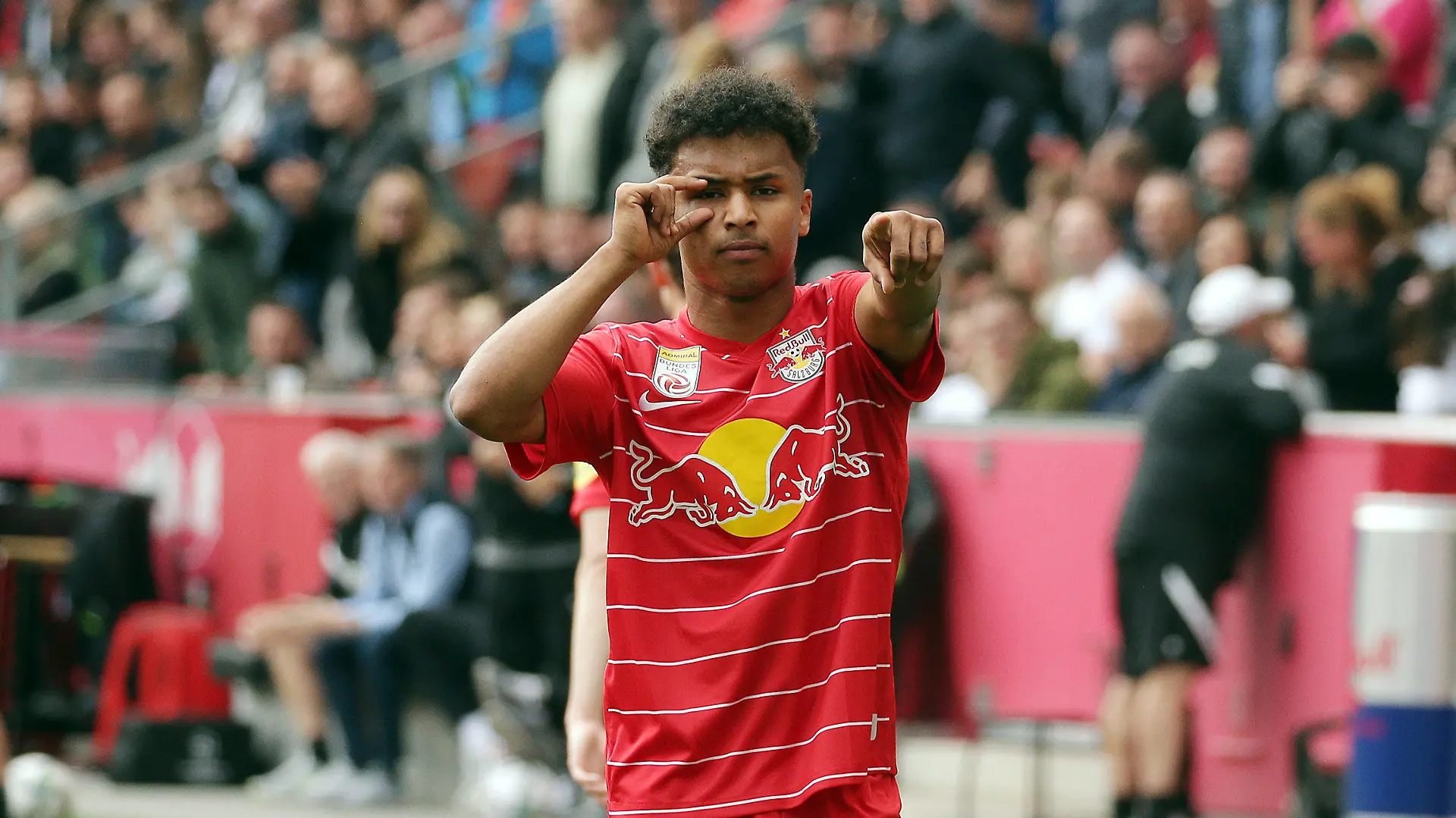 24.04.2022, Österreich, Salzburg: Fußball: Österreich, RB Salzburg - Austria, Meisterschaftsrunde, 6. Spieltag: Karim David Adeyemi von RB Salzburg nach dem Treffer zum 2:0. Foto: Krugfoto/APA/dpa +++ dpa-Bildfunk +++