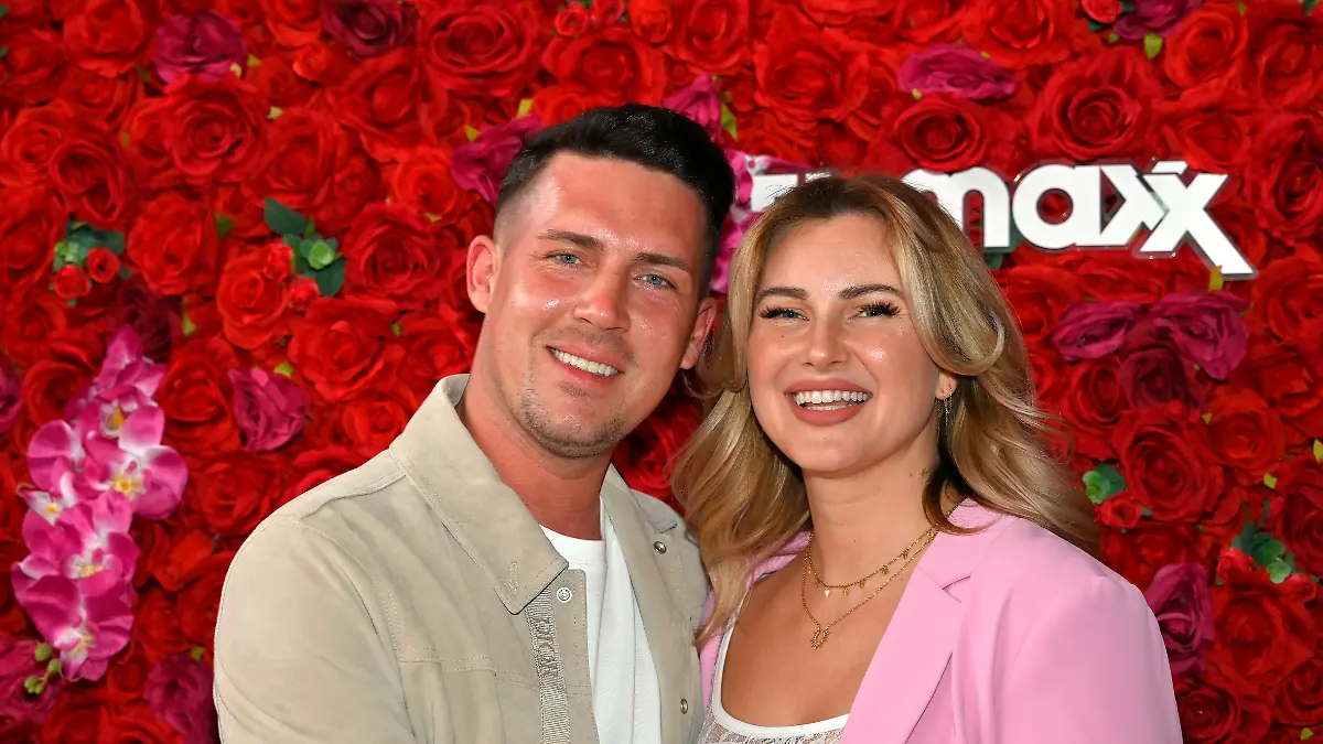Maren Wolf mit Ehemann Tobias Wolf bei der TKMaxx Eröffnung im Supercandy Pop Up Museum. Köln, 10.05.2023
