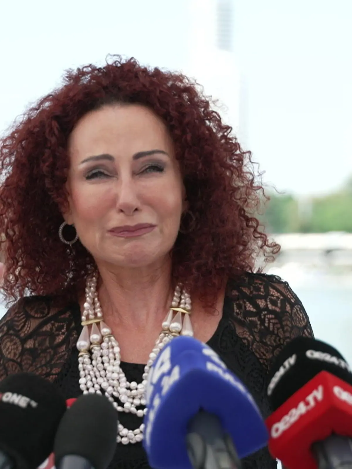 Bild zu: "Christina "Mausi" Lugner weint vor laufender Kamera"