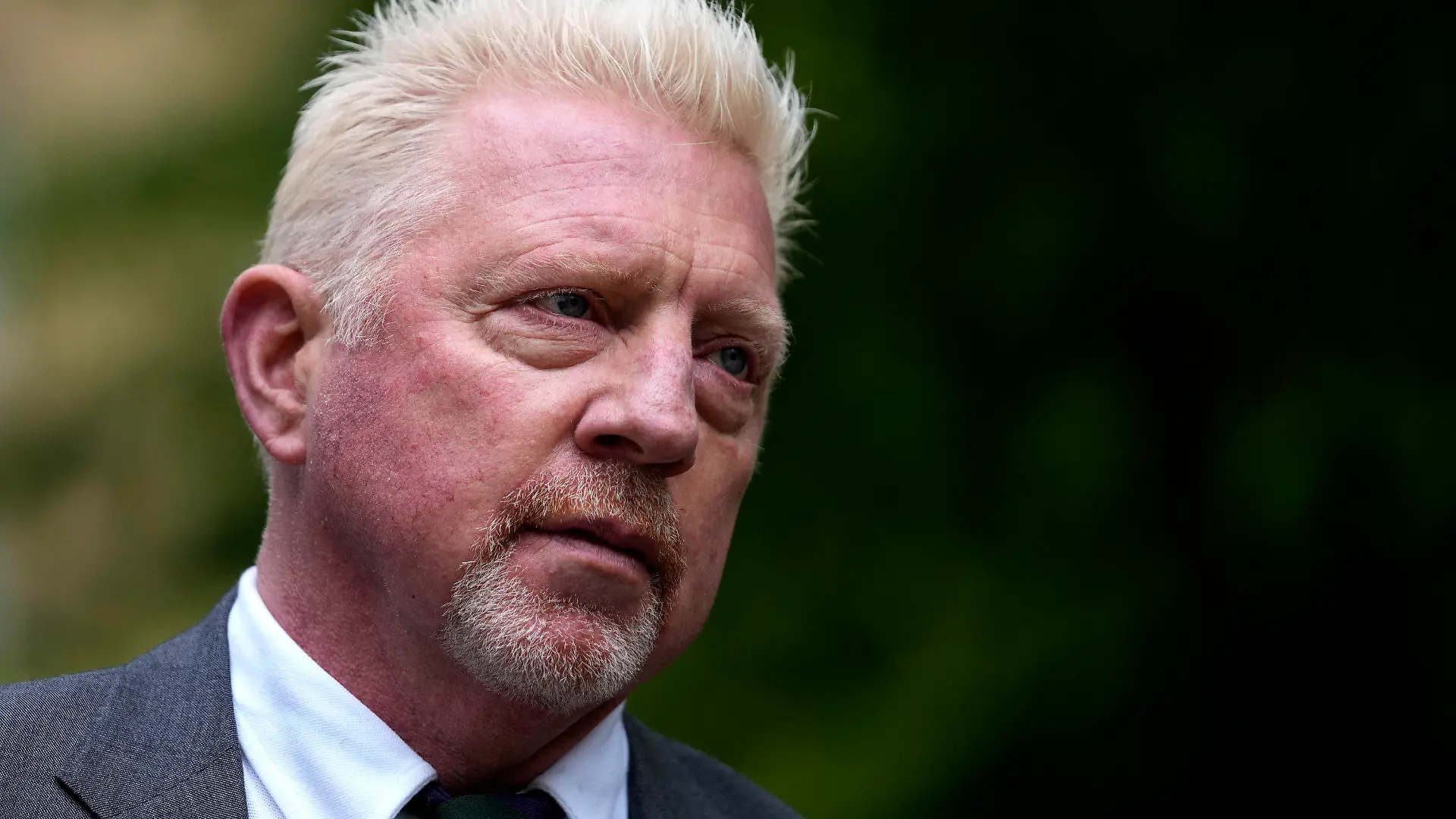 ARCHIV - 29.04.2022, Großbritannien, London: Boris Becker, ehemaliger Tennis-Profi aus Deutschland, kommt zum Southwark Crown Court. Becker wird als Eurosport-Experte die Spiele bei den Australian Open kommentieren. (zu dpa: «Boris Becker is back: «Meine größte Leidenschaft»») Foto: Frank Augstein/AP/dpa +++ dpa-Bildfunk +++