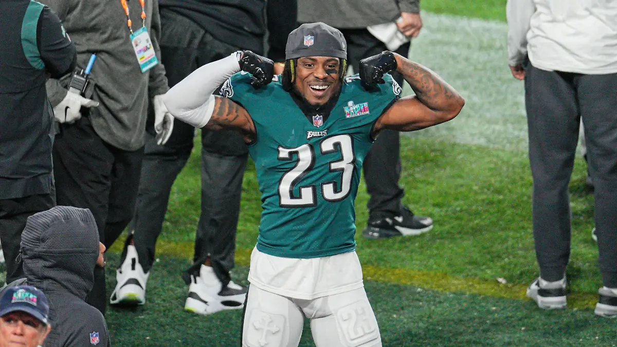 GLENDALE, AZ - FEBRUARY 12: Philadelphia Eagles safety C.J. Gardner-Johnson 23 flexes during Super Bowl LVII between the Kansas City Chiefs and the Philadelphia Eagles on February 12, 2023 at State Farm Stadium in Glendale, AZ. Photo by Andy Lewis/Icon Sportswire NFL, American Football Herren, USA FEB 12 Super Bowl LVII - Eagles vs Chiefs Icon230212122