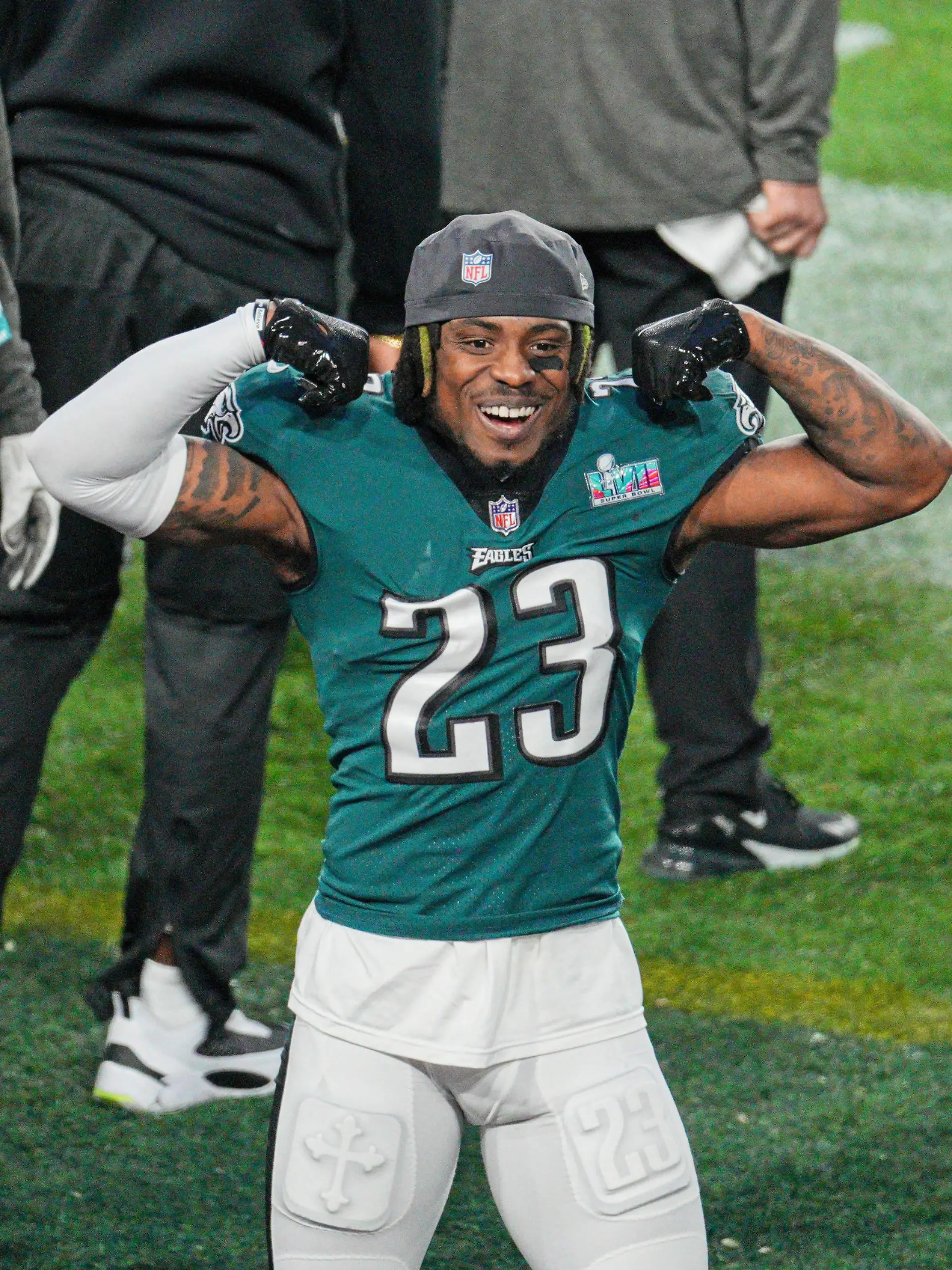GLENDALE, AZ - FEBRUARY 12: Philadelphia Eagles safety C.J. Gardner-Johnson 23 flexes during Super Bowl LVII between the Kansas City Chiefs and the Philadelphia Eagles on February 12, 2023 at State Farm Stadium in Glendale, AZ. Photo by Andy Lewis/Icon Sportswire NFL, American Football Herren, USA FEB 12 Super Bowl LVII - Eagles vs Chiefs Icon230212122