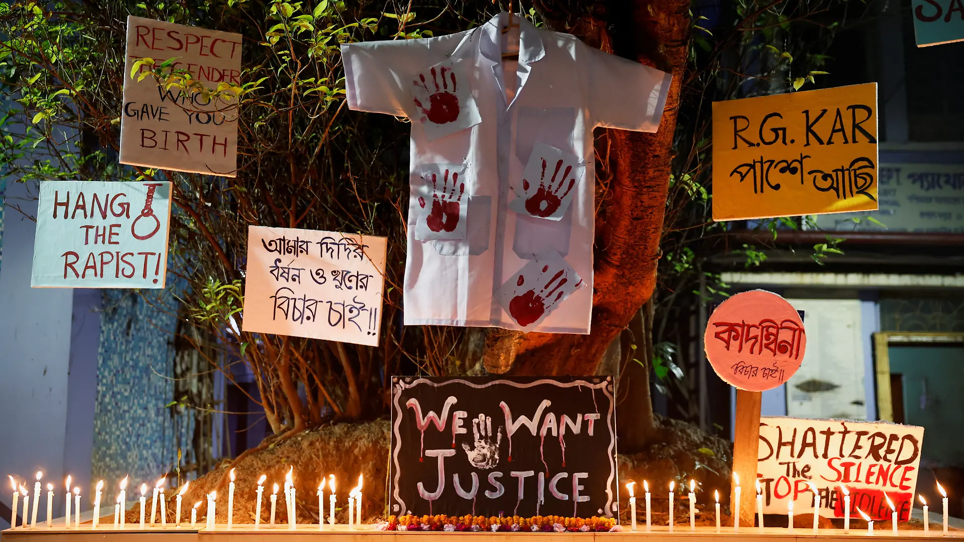 Proteste nach Vergewaltigung und Mord an Ärztin in Indien 