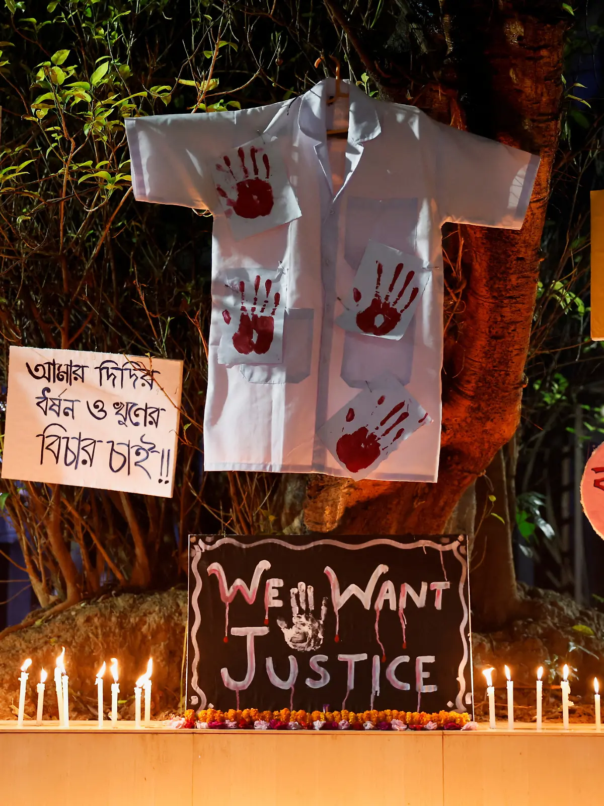 Proteste nach Vergewaltigung und Mord an Ärztin in Indien 