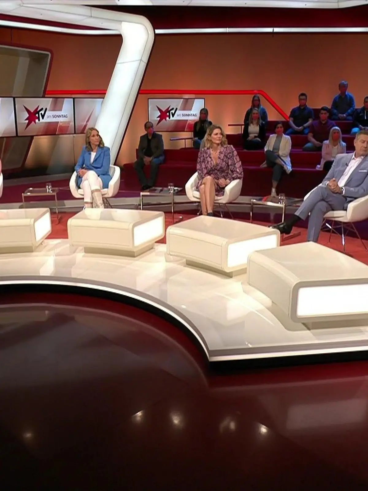 Die Angst vor einem Atomkrieg: Darüber hat Dieter Könnes mit deinen Gästen bei "stern TV am Sonntag" diskutiert