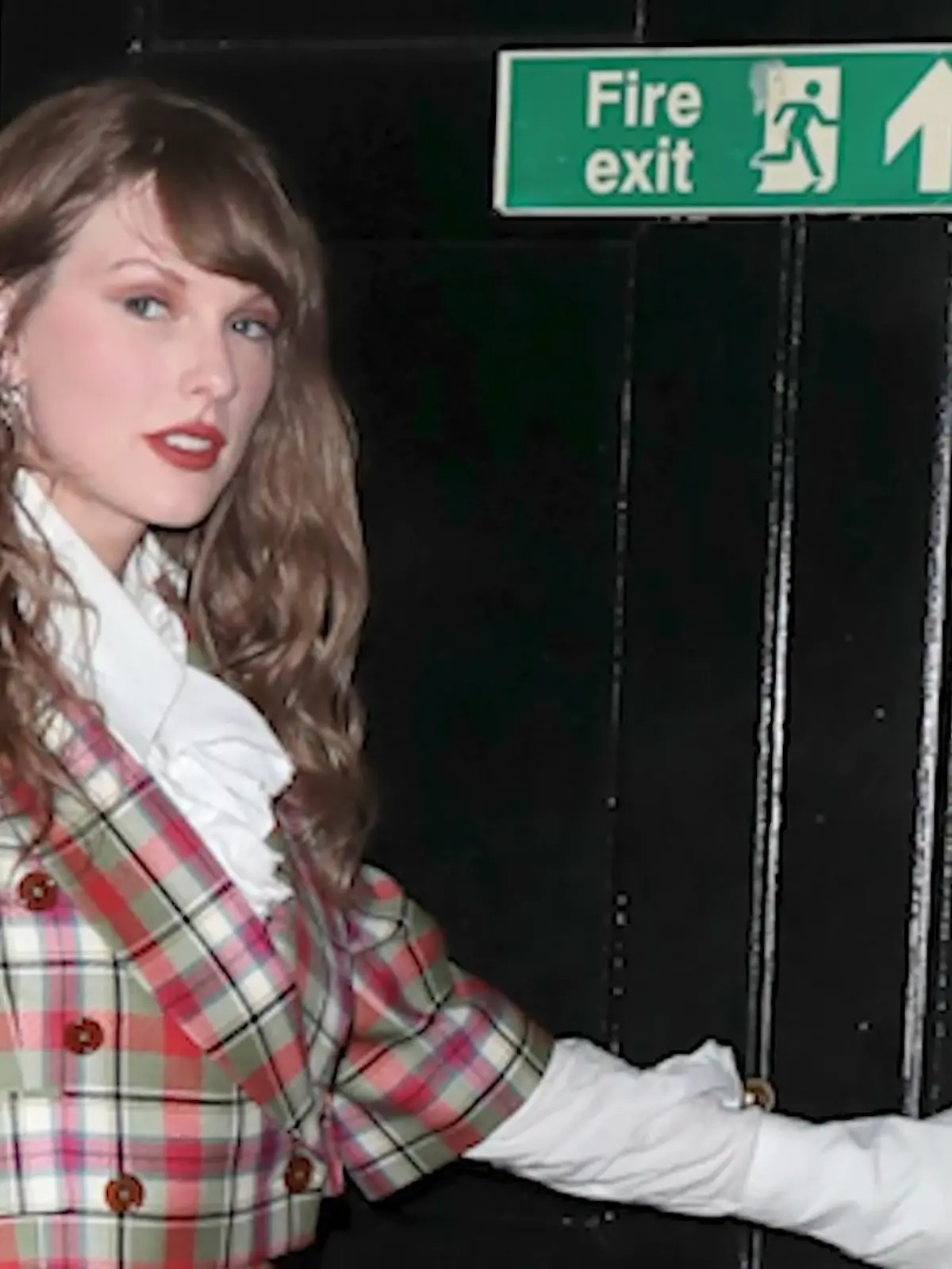 Bild zu: "Hier verlässt Taylor Swift einen exklusiven Club in London"