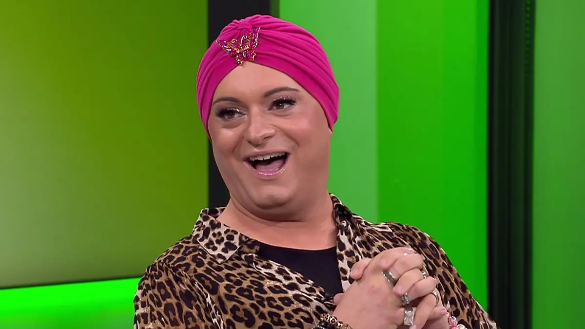  Dschungelcamp-Ikone leistet sich Fauxpas im Live-TV