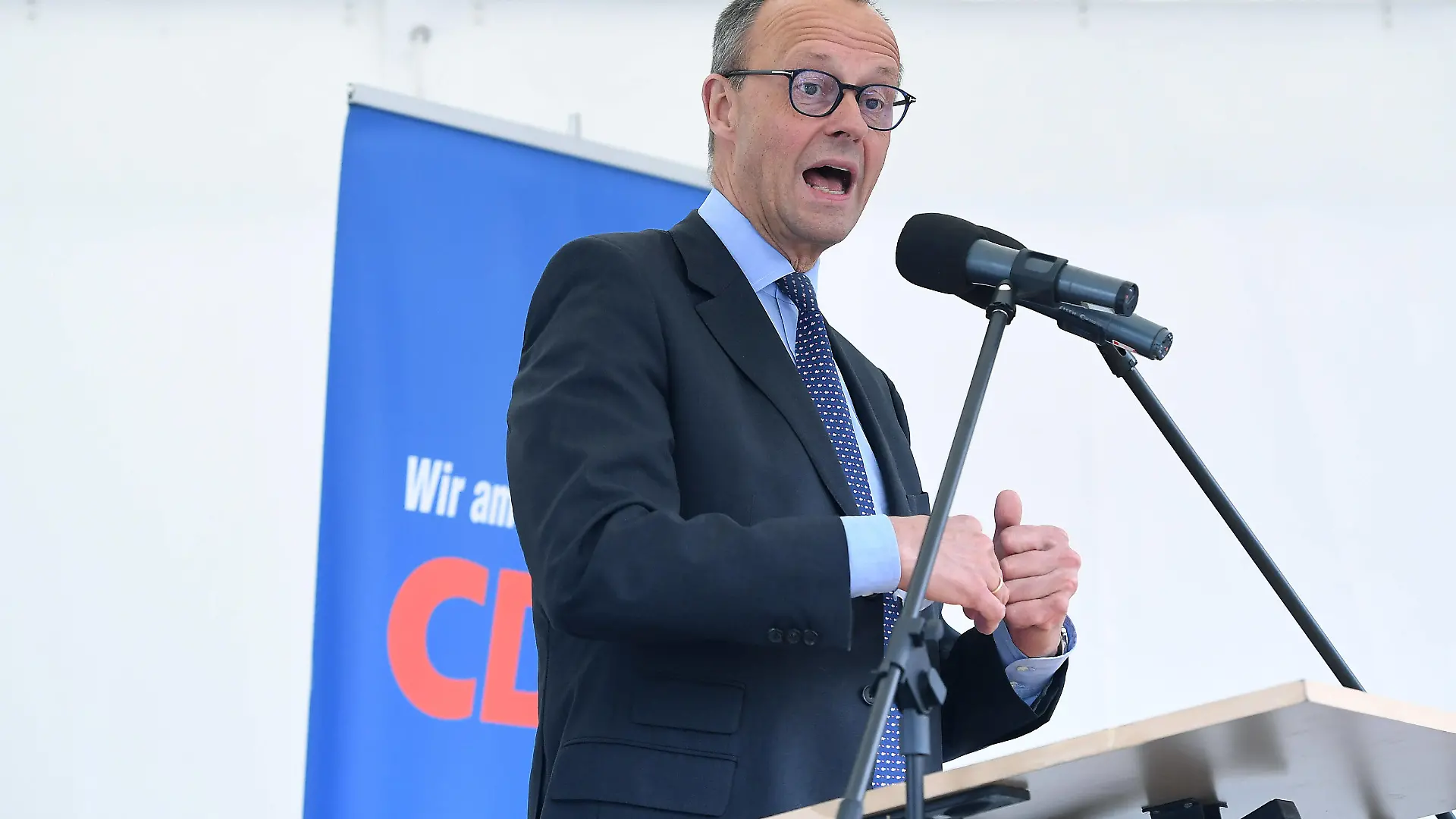 Wahlkampftermin von Friedrich Merz in NRW am 05.05.2022 in Kleve Friedrich Merz, Bundesvorsitzender der CDU, Vorsitzender der CDU/CSU-Bundestagsfraktion *** Election campaign appointment of Friedrich Merz in NRW on 05 05 2022 in Kleve Friedrich Merz, Federal Chairman of the CDU, Chairman of the CDU CSU Bundestag faction xstx