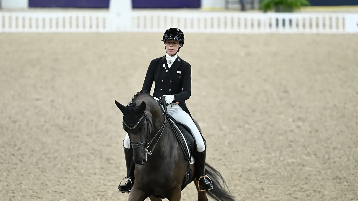 Dressurreiterin fliegt aus Nationalteam