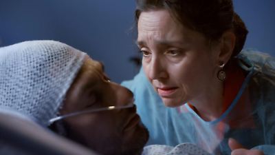 AWZ-Folge vom 23.08.24 auf RTL+: Simone sorgt sich nach der Operation um  Maximilian