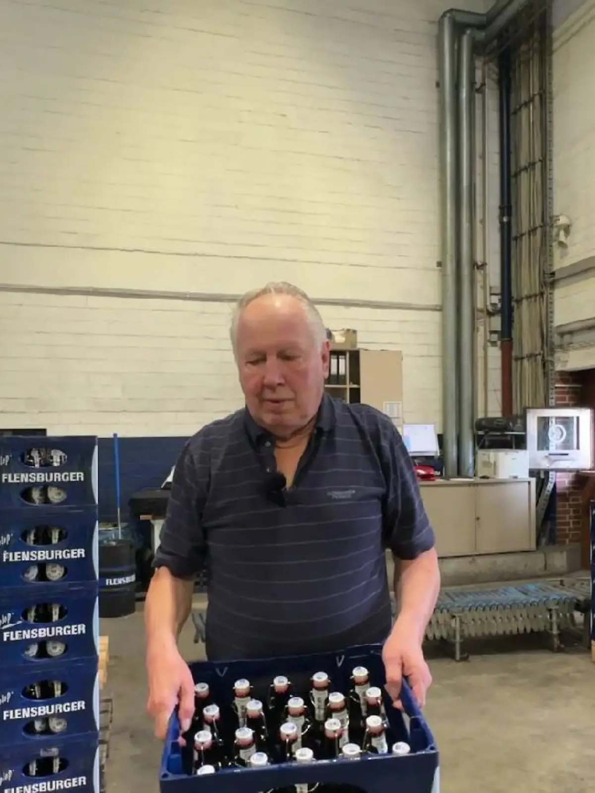 Bild zu: "Dieser Rentner schleppt hunderte Kilo Bierkisten"