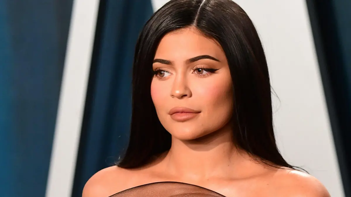 ARCHIV - 09.02.2020, USA, Los Angeles: Kylie Jenner kommt zur Vanity Fair Oscar Party am Rande der 92. Verleihung der Academy Awards. Sie hat gute eine Woche nach der Geburt ihres zweiten Kindes den Namen ihres Sohnes bekanntgegeben. «Wolf Webster» postete die 24-Jährige am Freitag (11.02.2022) auf Instagram-Story. Foto: Ian West/PA Wire/dpa +++ dpa-Bildfunk +++