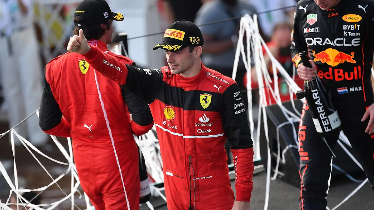 FORMULA 1 CRYPTO.COM MIAMI GRAND PRIX / 08.05.2022, Miami International Autodrome, Miami, FORMULA 1 CRYPTO.COM MIAMI GRAND PRIX ,im Bild Podium: Sieger Max Verstappen NEL, Oracle Red Bull Racing, 2.Platz für Charles Leclerc MCO, Scuderia Ferrari, 3.Platz für Carlos Sainz Jr. ESP, Scuderia Ferrari *** FORMULA 1 CRYPTO COM MIAMI GRAND PRIX 08 05 2022, Miami International Autodrome, Miami, FORMULA 1 CRYPTO COM MIAMI GRAND PRIX ,in picture podium winner Max Verstappen NEL , Oracle Red Bull Racing, 2 place for Charles Leclerc MCO , Scuderia Ferrari, 3 place for Carlos Sainz Jr ESP , Scuderia Ferrari nordphotoxGmbHx/xBratic nph00250 