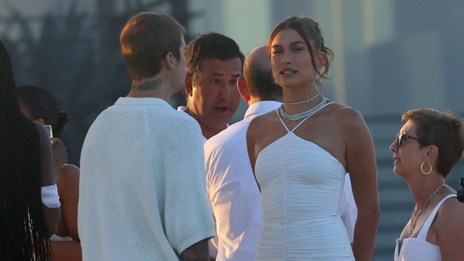 Justin Bieber and Hailey Bieber seen arriving at Michael Rubin 4th of July Party in The Hamptons New York this evening
Pictured: Hailey Bieber,Justin Bieber
Ref: SPL8698872 030723 NON-EXCLUSIVE
Picture by: Elder Ordonez / SplashNews.com
World Rights, No Poland Rights, No Portugal Rights, No Russia Rights