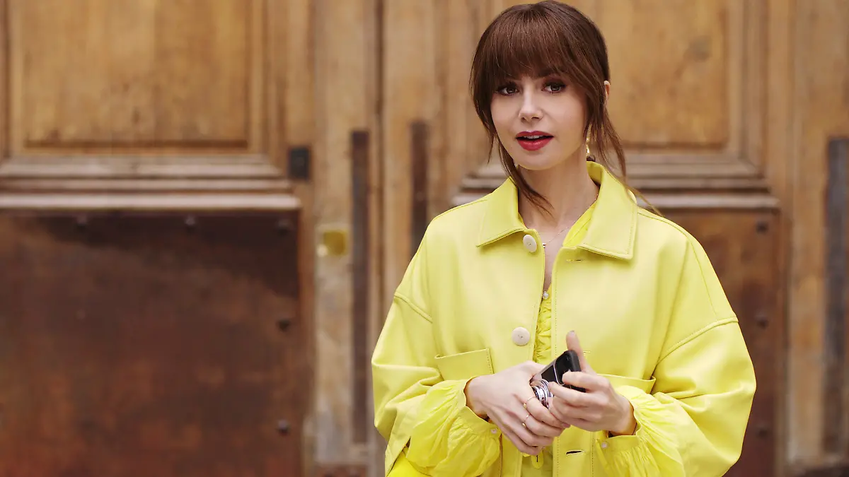 Lily Collins alias „Emily in Paris.” Ihre Outfits dürfen auch mal mutiger sein. 