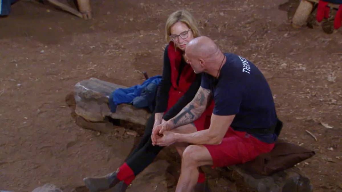 Danni Büchner und Thorsten Legat am Lagerfeuer