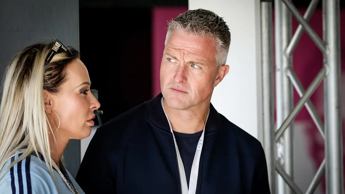 DTM Nürburgring 280822 Ralf und Cora Schumacher waren am Sonntag gemeinsam am Nürburgring, um das Rennen ihres Sohnes David in den Deutschen Tourenwagen Masters (DTM) zu beobachten.