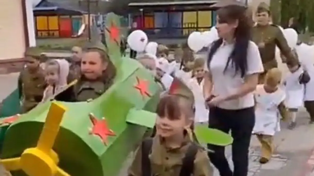 Parade Russland Kindergarten