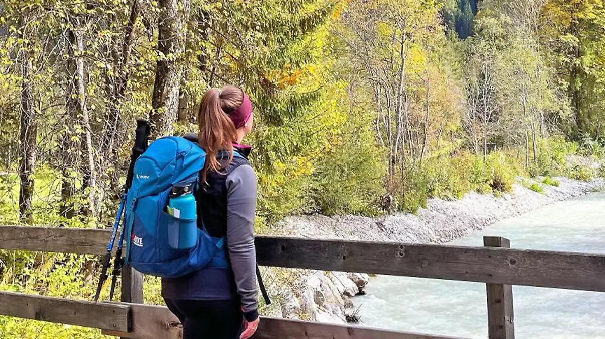 Frau auf Wanderung