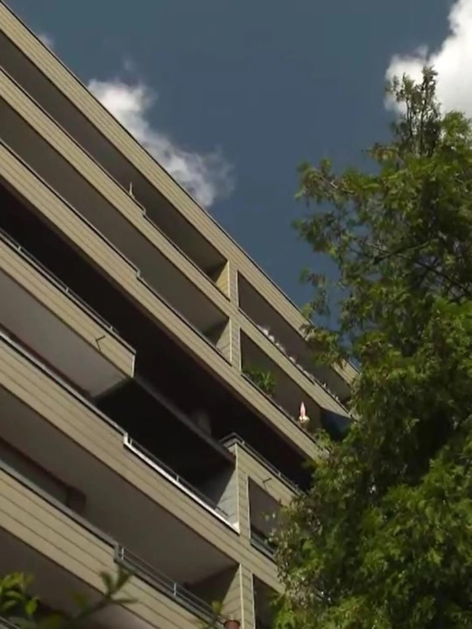 Aus dem siebten Stock dieses Mehrfamilienhauses in Heidelberg ist der Junge gefallen.
