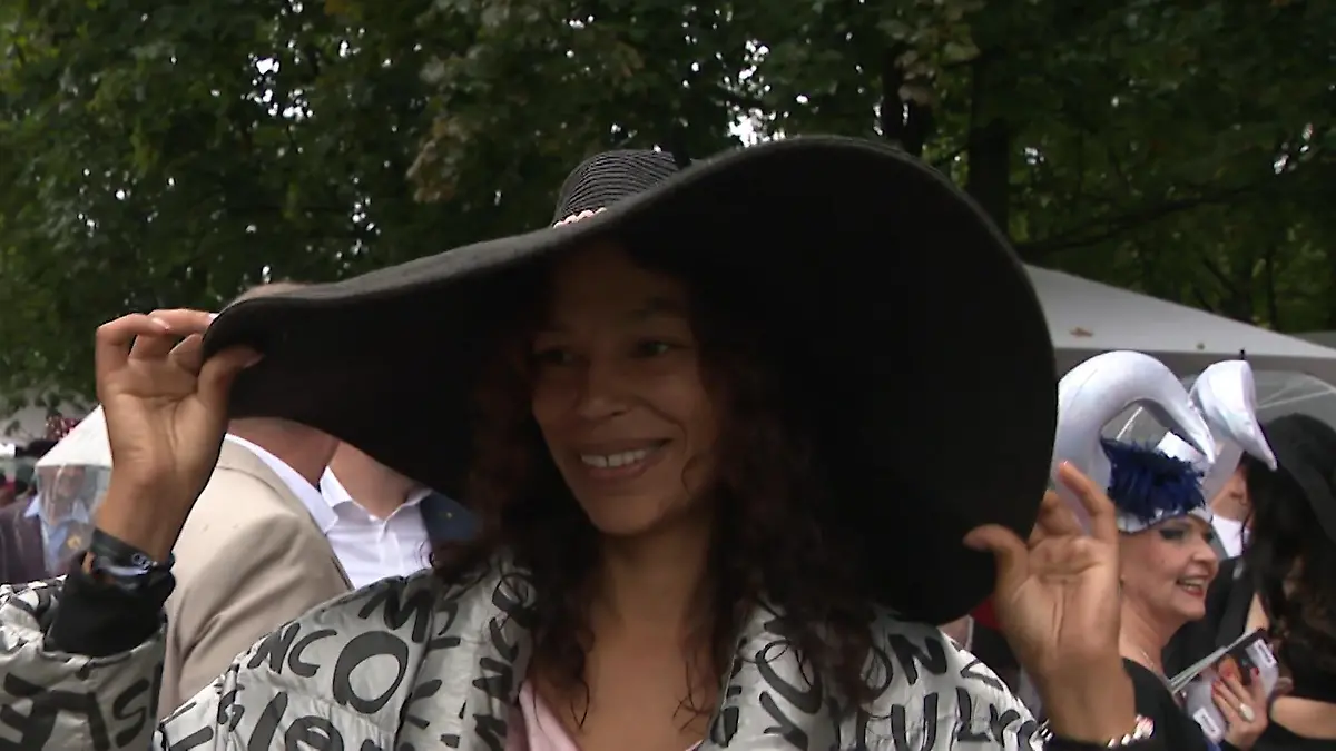 Diesen Hut hat NUR Gisele Oppermann Ein zuckersüßes Unikat!