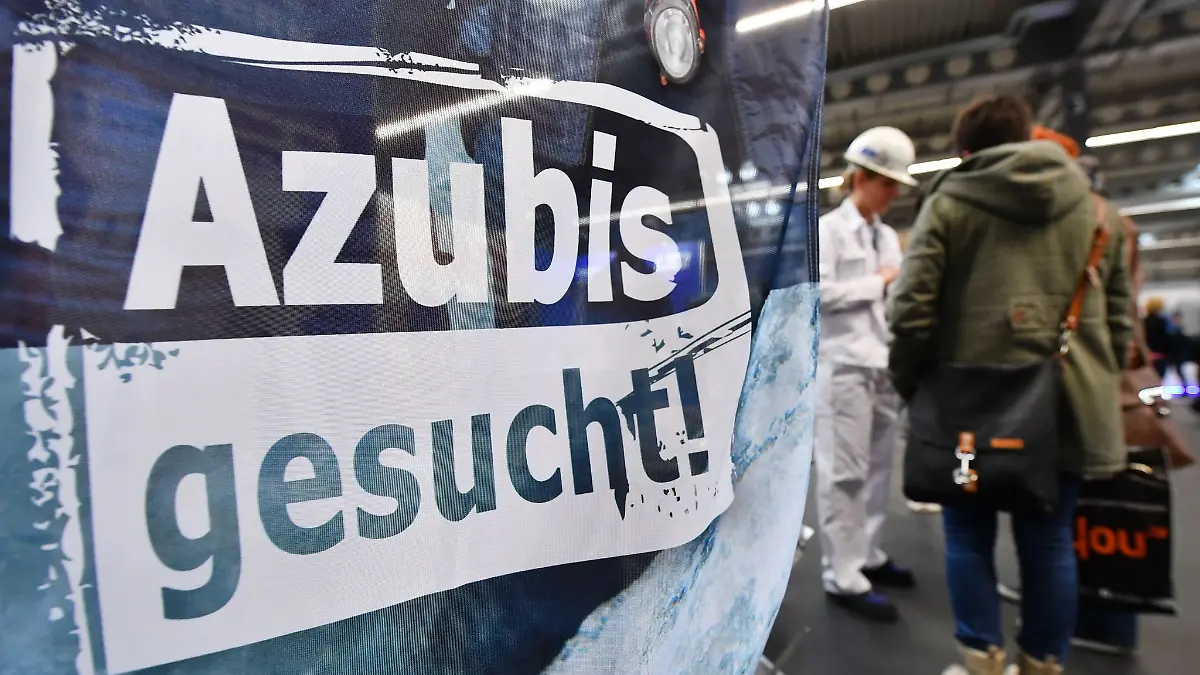 Bei den Handwerksbetrieben in MV sind noch hunderte Ausbildungsplätze frei.