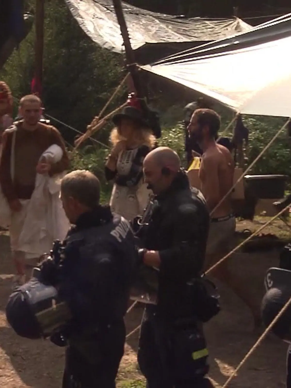 Bild zu: "Nackedei-Alarm im Harz - Hippies kämpfen für den Weltfrieden"