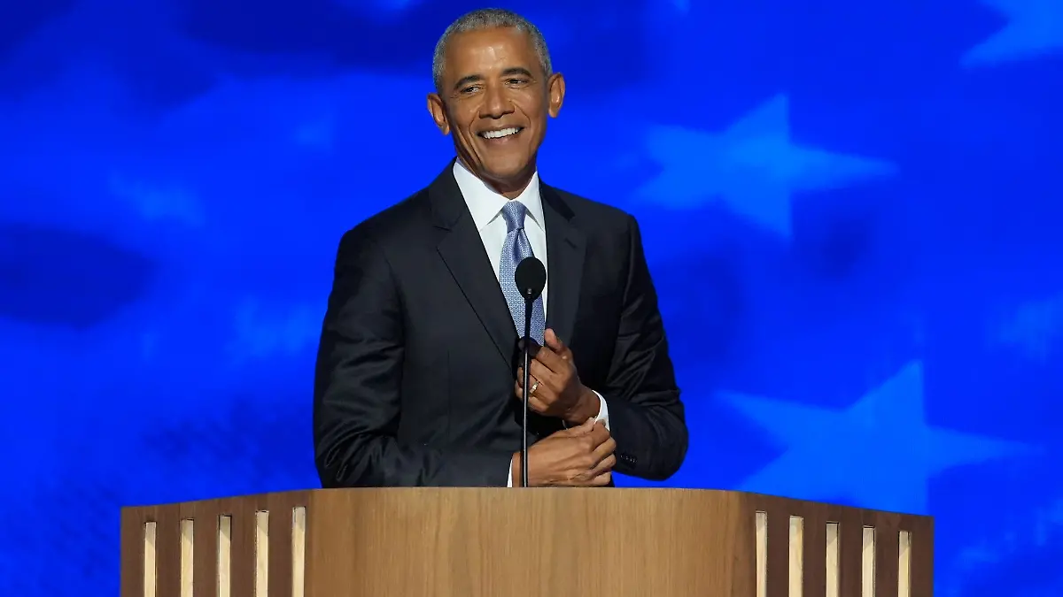 Der ehemalige US-Präsident Barack Obama spricht auf dem Parteitag der Demokraten.