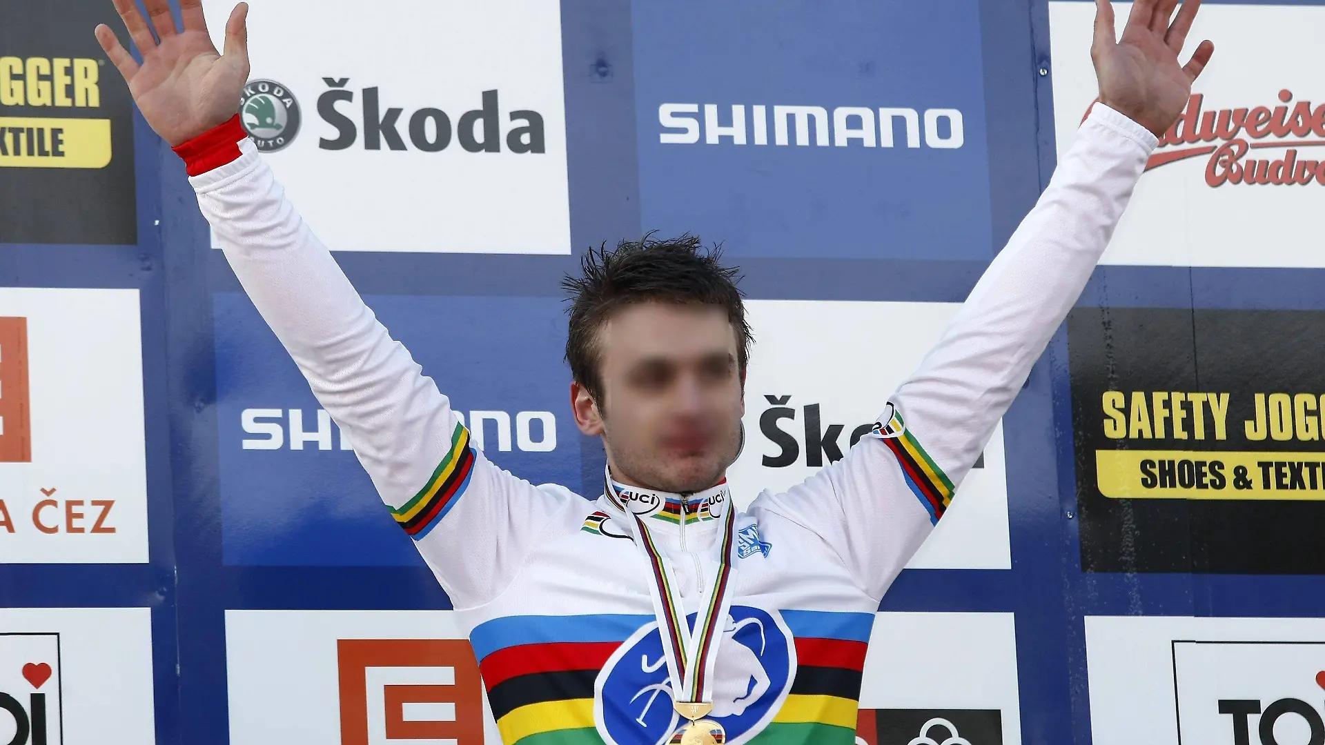 Pawel S. jubelt über die Goldmedaille bei der U23-WM im Cyclocross.