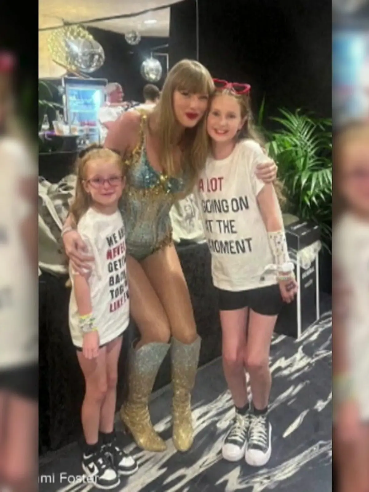 Bild zu: "Taylor Swift trifft Überlebende der grausamen Messerattacke"