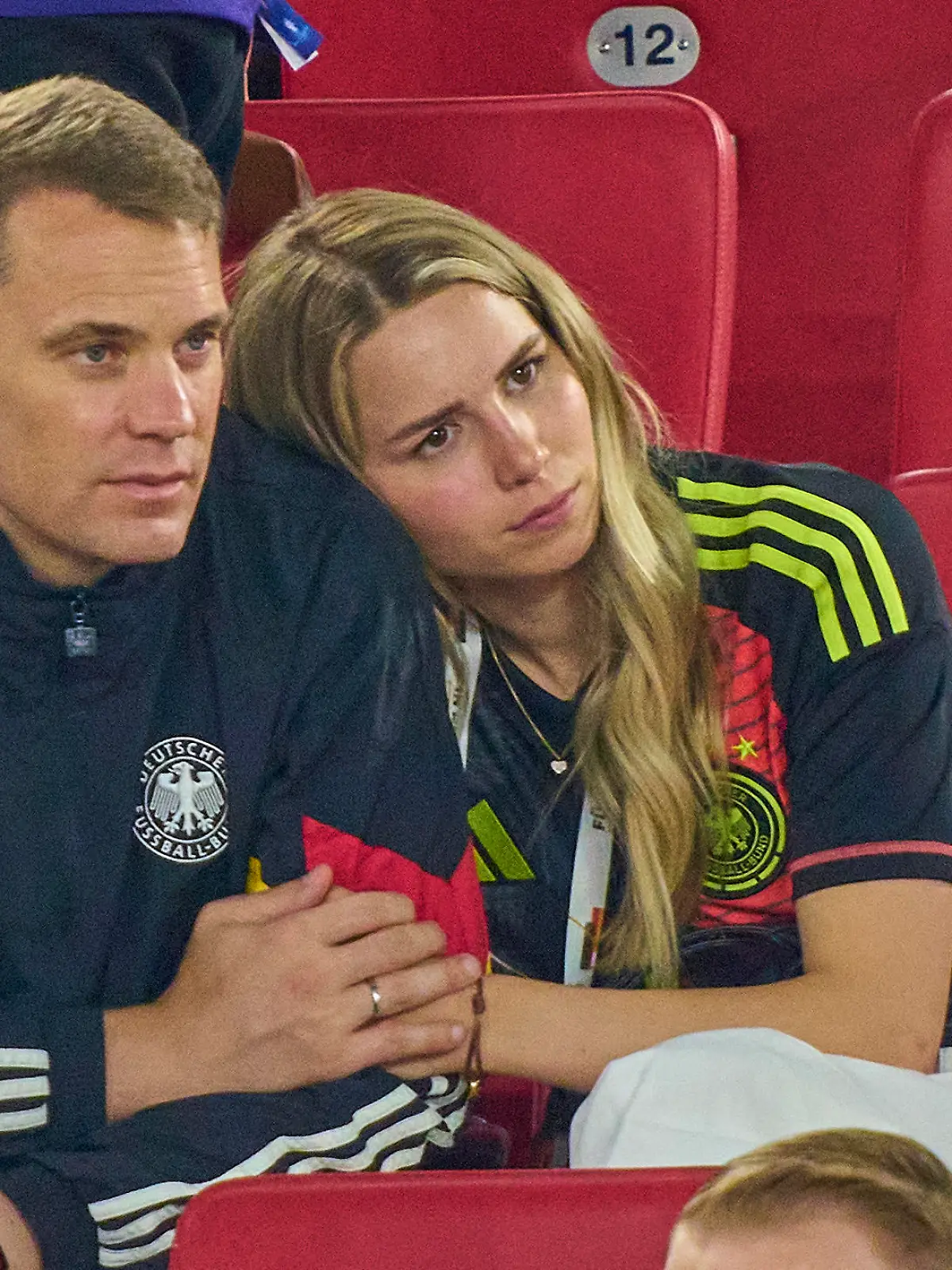 Manuel Neuer und Anika Neuer sind Eltern eines Jungen.