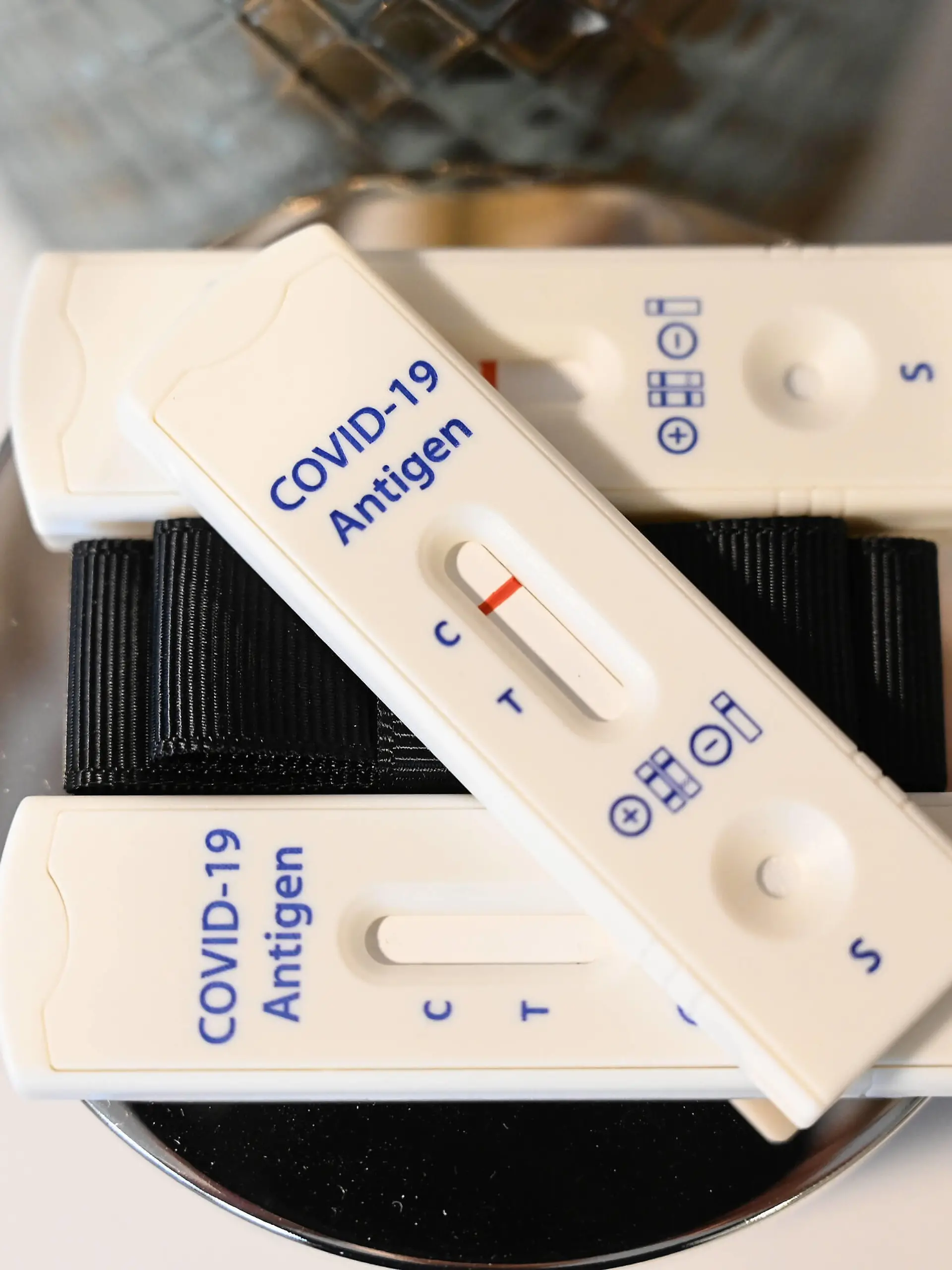  Stock- und Symbolbilder I 22.02.2022 Thema: Coronatest, Corona-Test, Corona Test, Antigen-Test. Hamburg Neugraben Hamburg Deutschland *** Stock and Icon Images I 22 02 2022 Topic Coronatest, Corona Test, Corona Test, Antigen Test Hamburg Neugraben Hamburg Germany Copyright: xLobeca/FelixxSchlikisx