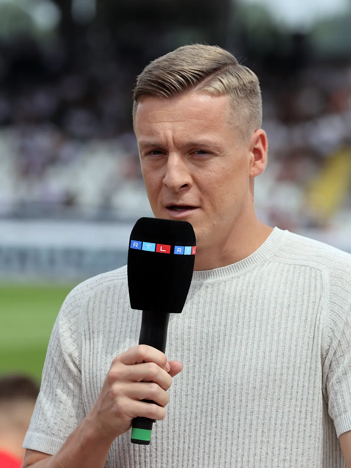 Felix Kroos hat eine klare Idee, wer Nachfolger von Manuel Neuer werden sollte.