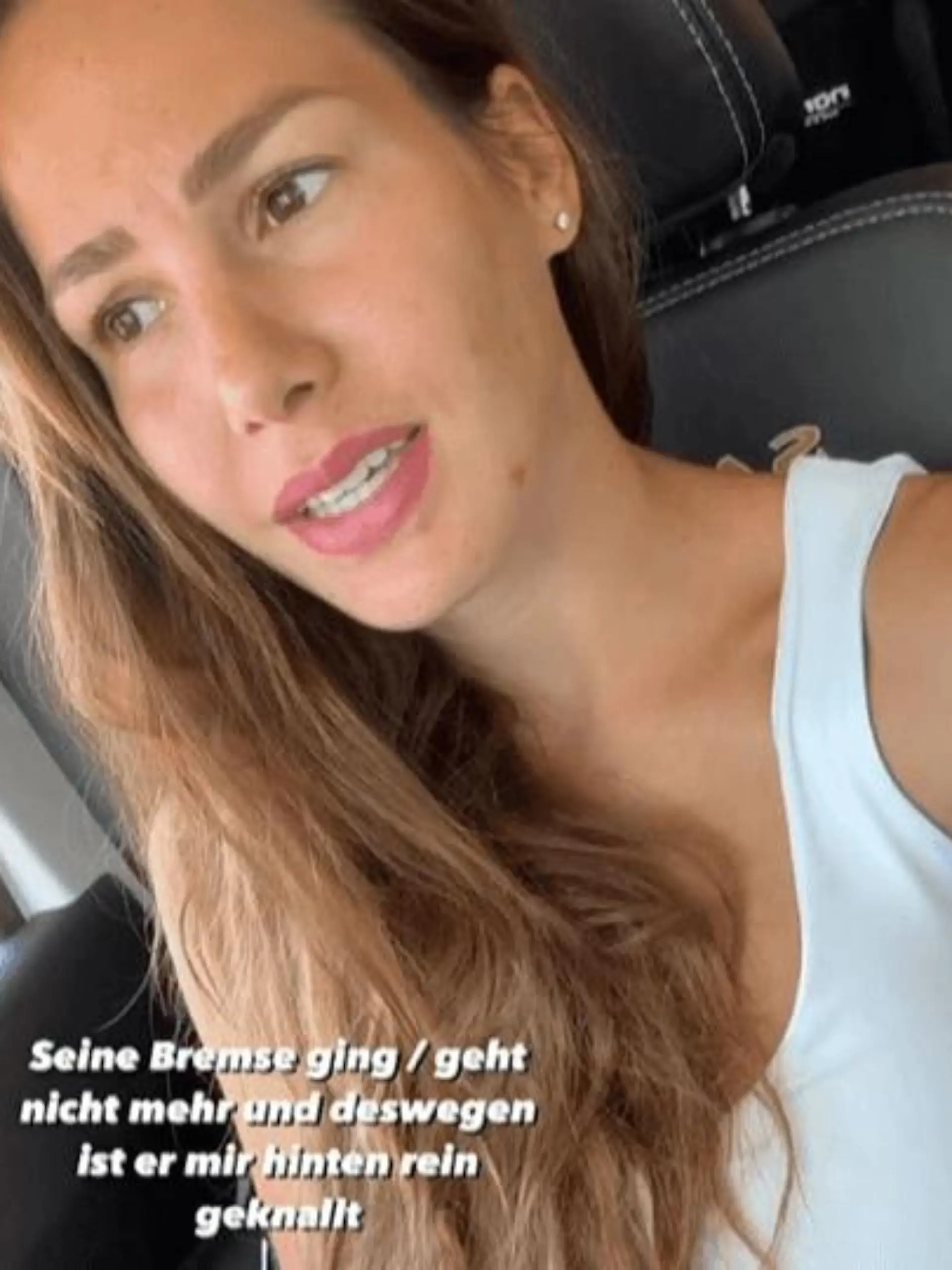 Angelina Pannek ist in einem Autounfall verwickelt.