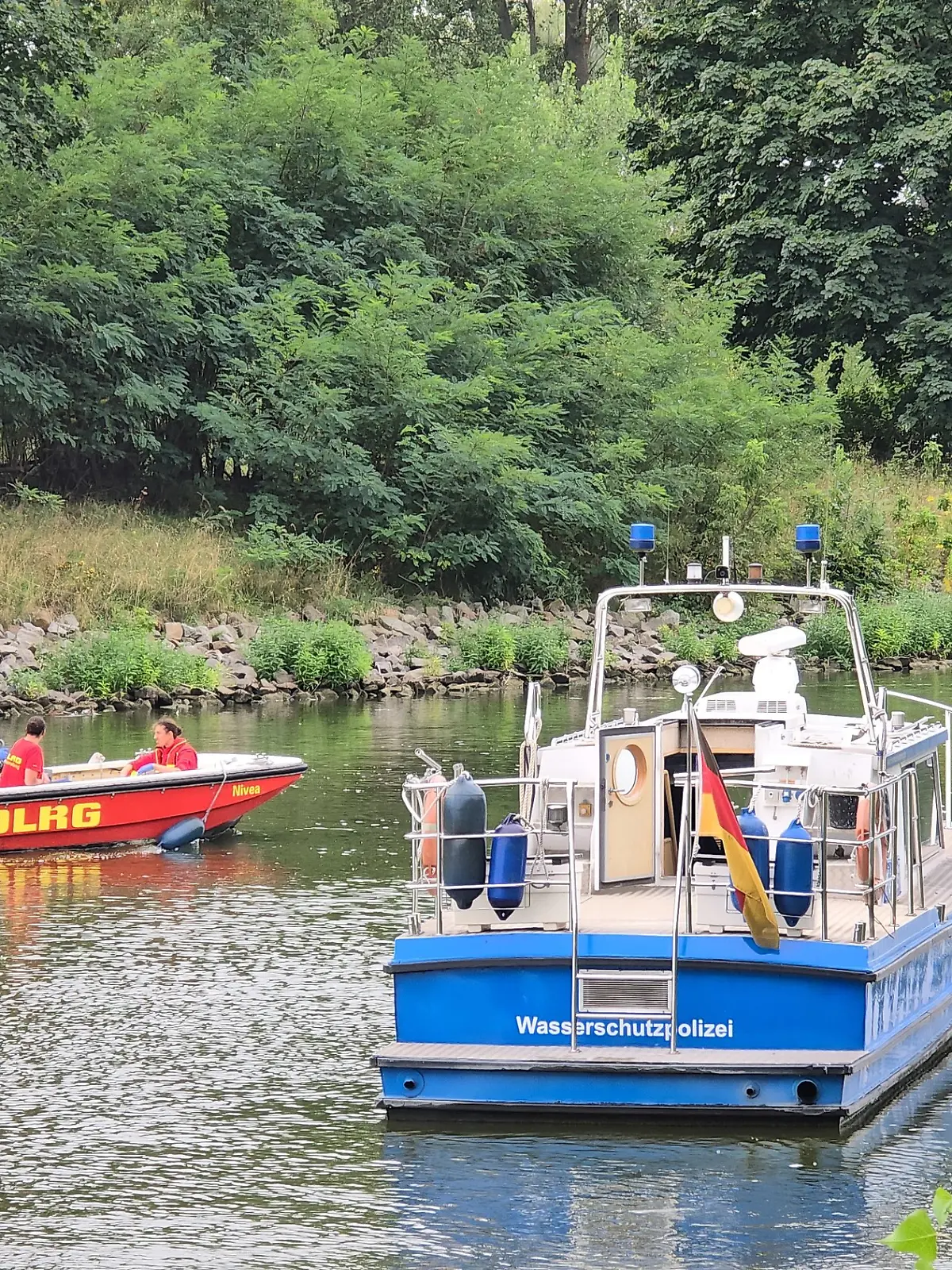 Bild zu: "Kopflose Leiche treibt in Havelkanal - Rätsel für die Polizei! "