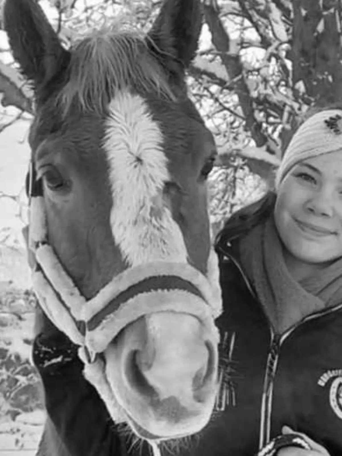 Die 14-jährige Jenny von Rügen liebt das Reiten, doch nun wird sie nie wieder auf einem Pferd sitzen. 
