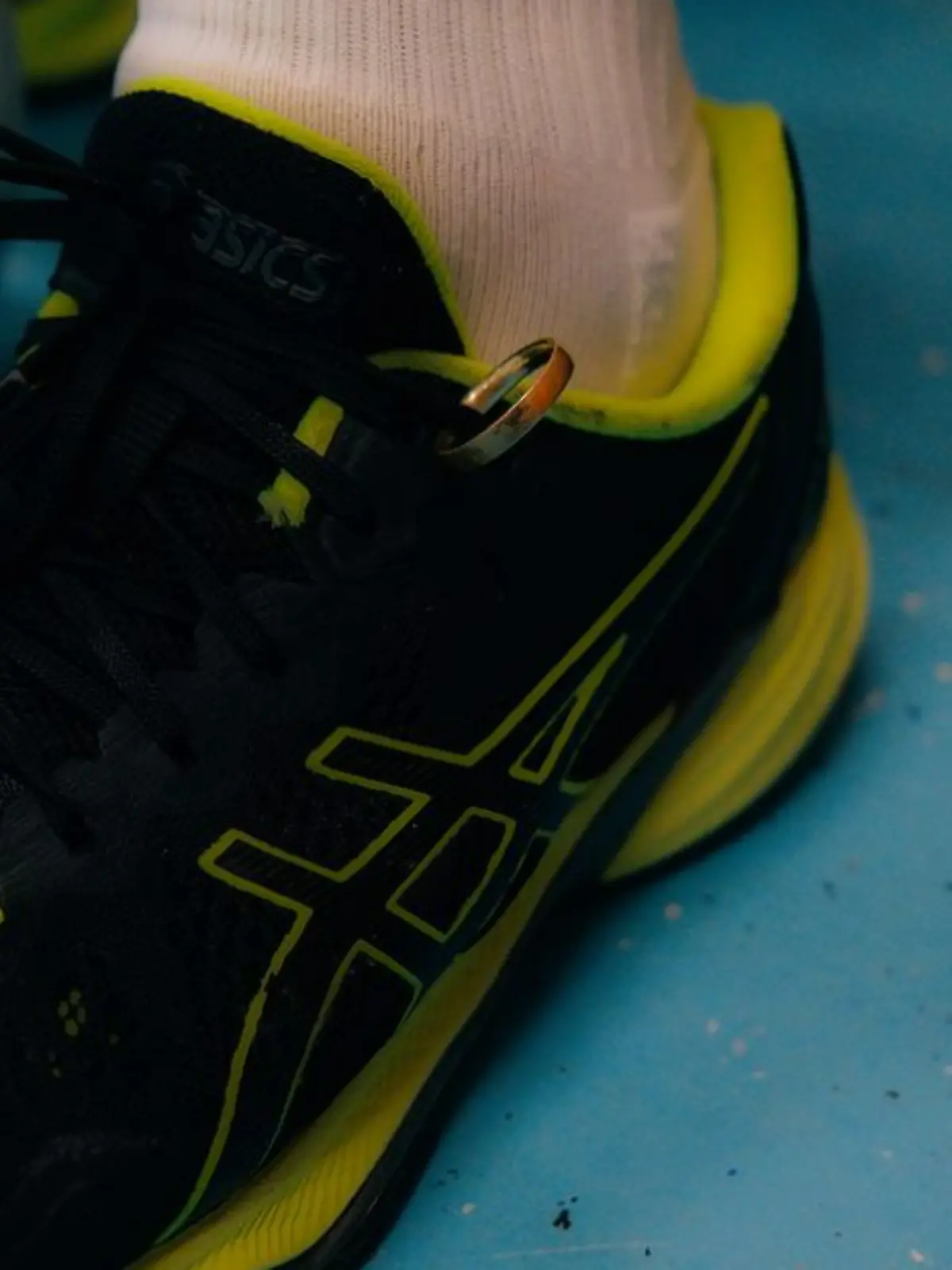 Bild zu: "Handball-Star trägt seinen Ehering am Schuh"