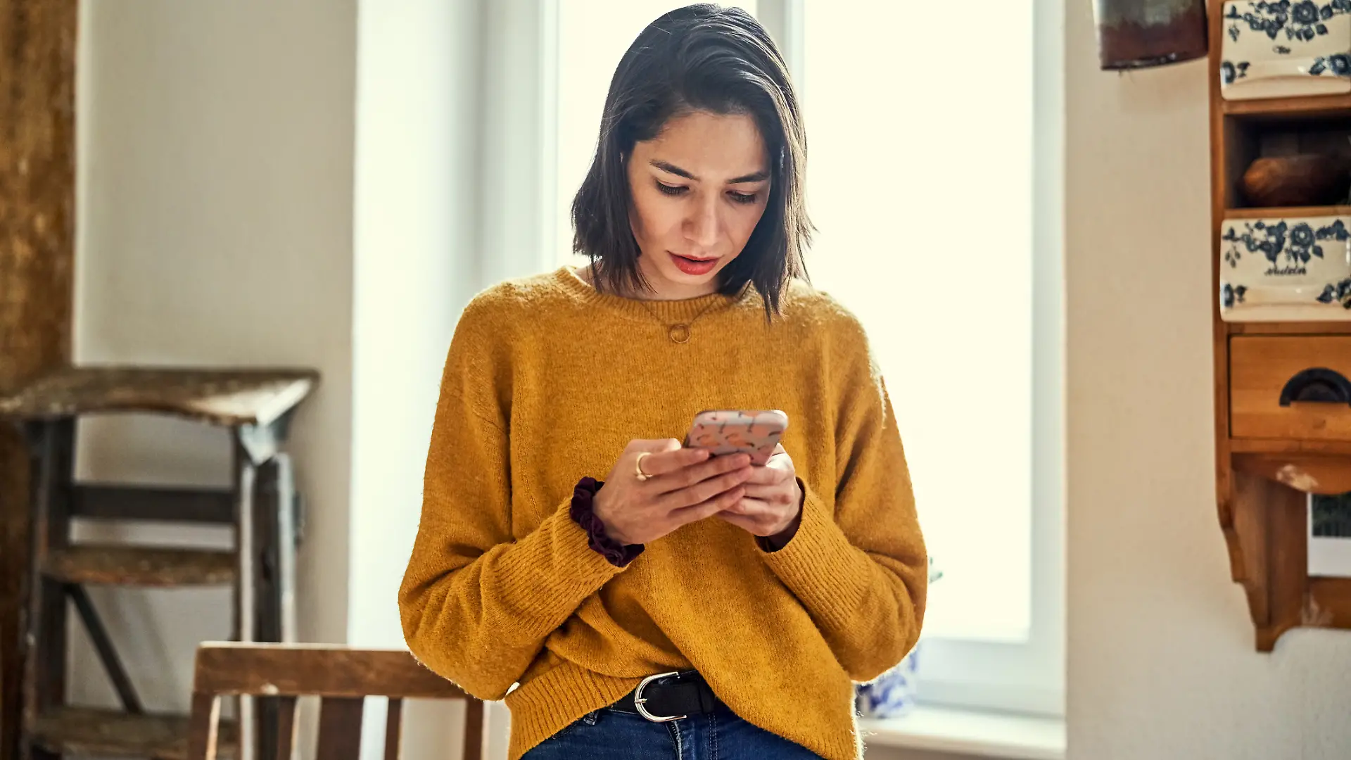 Ihr schaut immer nach unten, wenn ihr euer Smartphone bedient? Dann solltet ihr euch die Ratschläge von Marcus Kalz genauer anschauen.