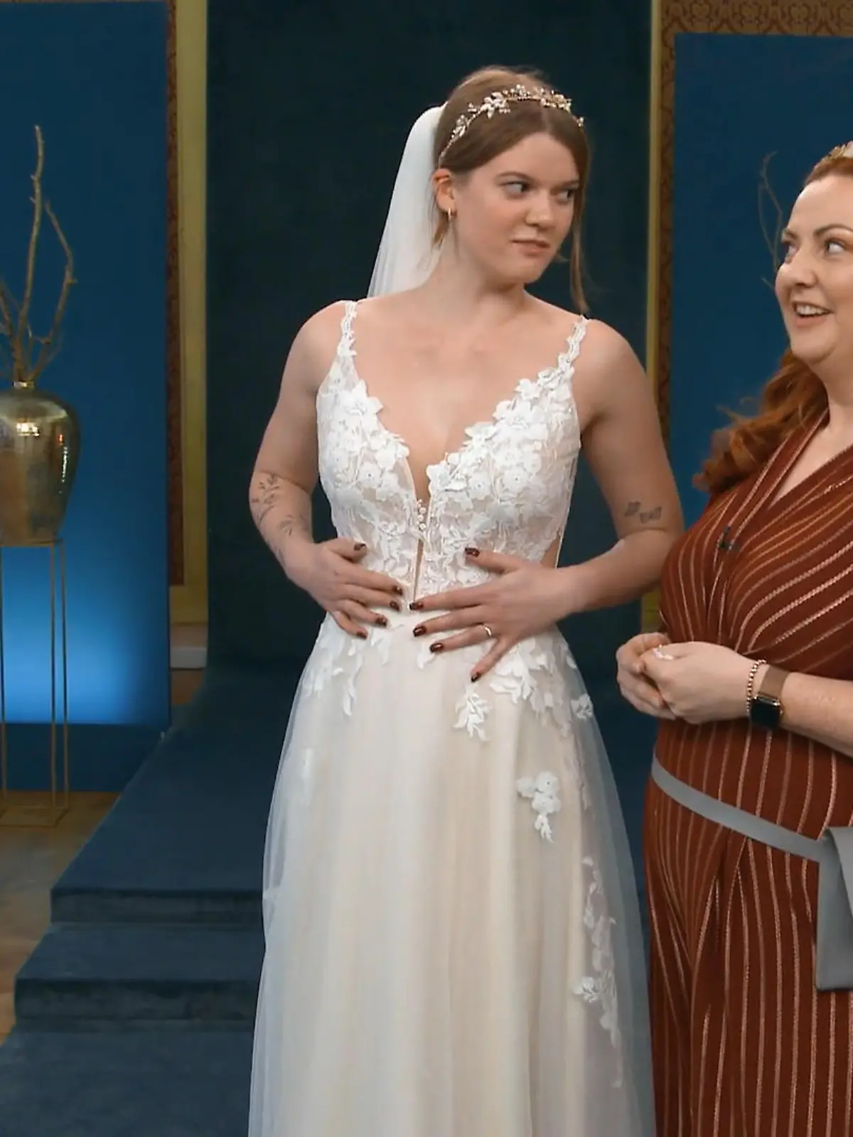 Bild zu: "Zu schmaler Rock - Janas erstes Kleid ist raus"