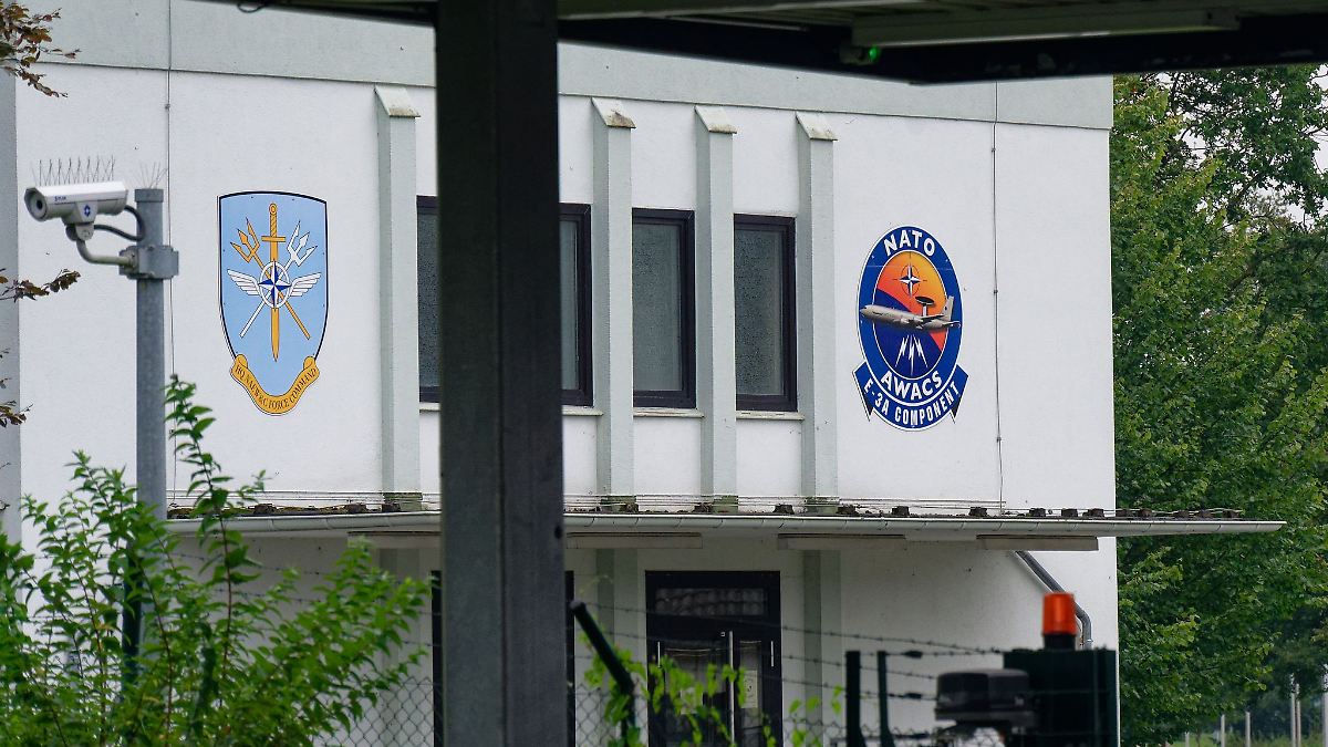 Geilenkirchen: Nato erhöht Sicherheitsstufe für Air Base in ...