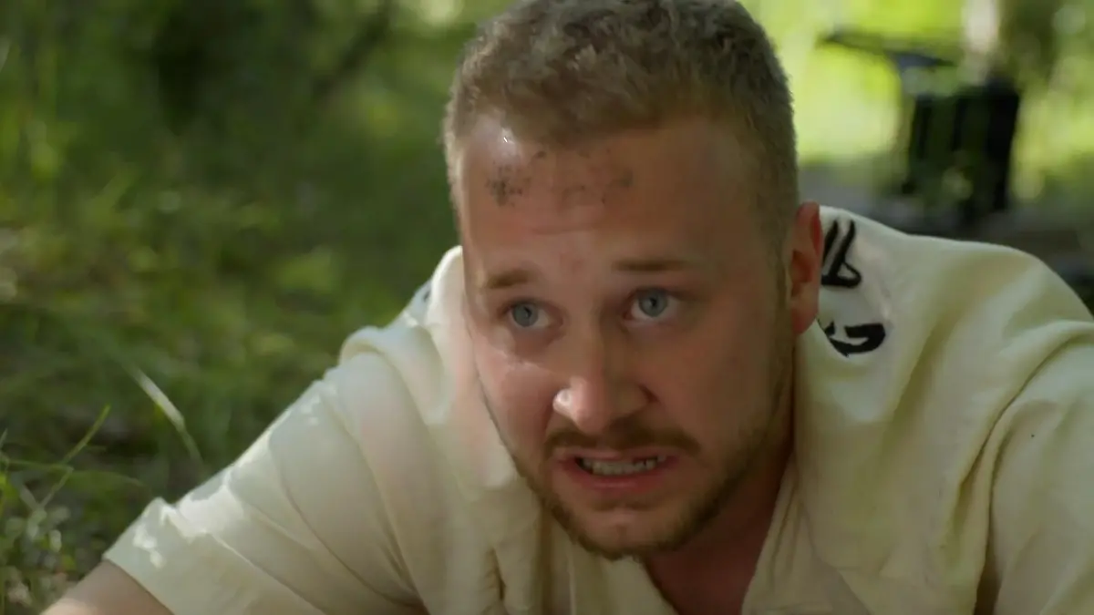 Verzweifelt! Jonas kann Flo nicht helfen GZSZ-Folge 8096 am 26.08.2024 bei RTL+