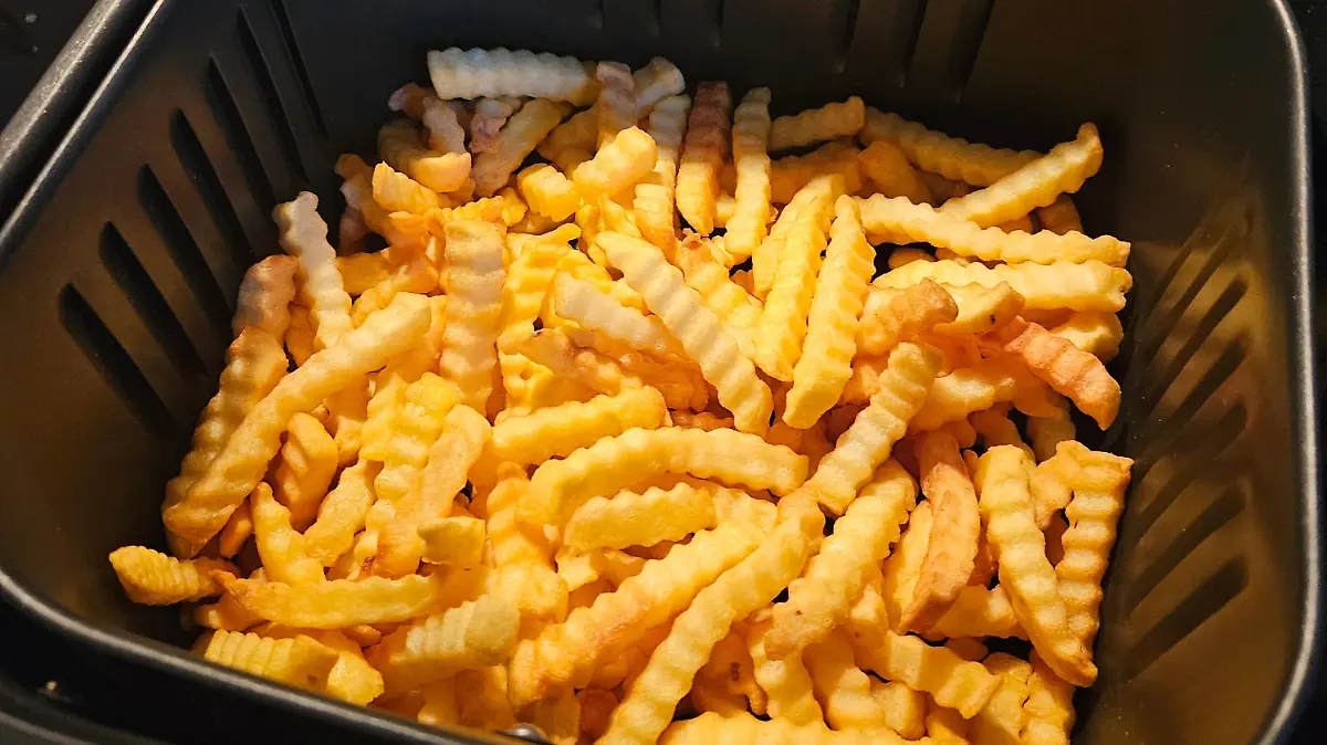 Goldbraune Pommes im Airfryer