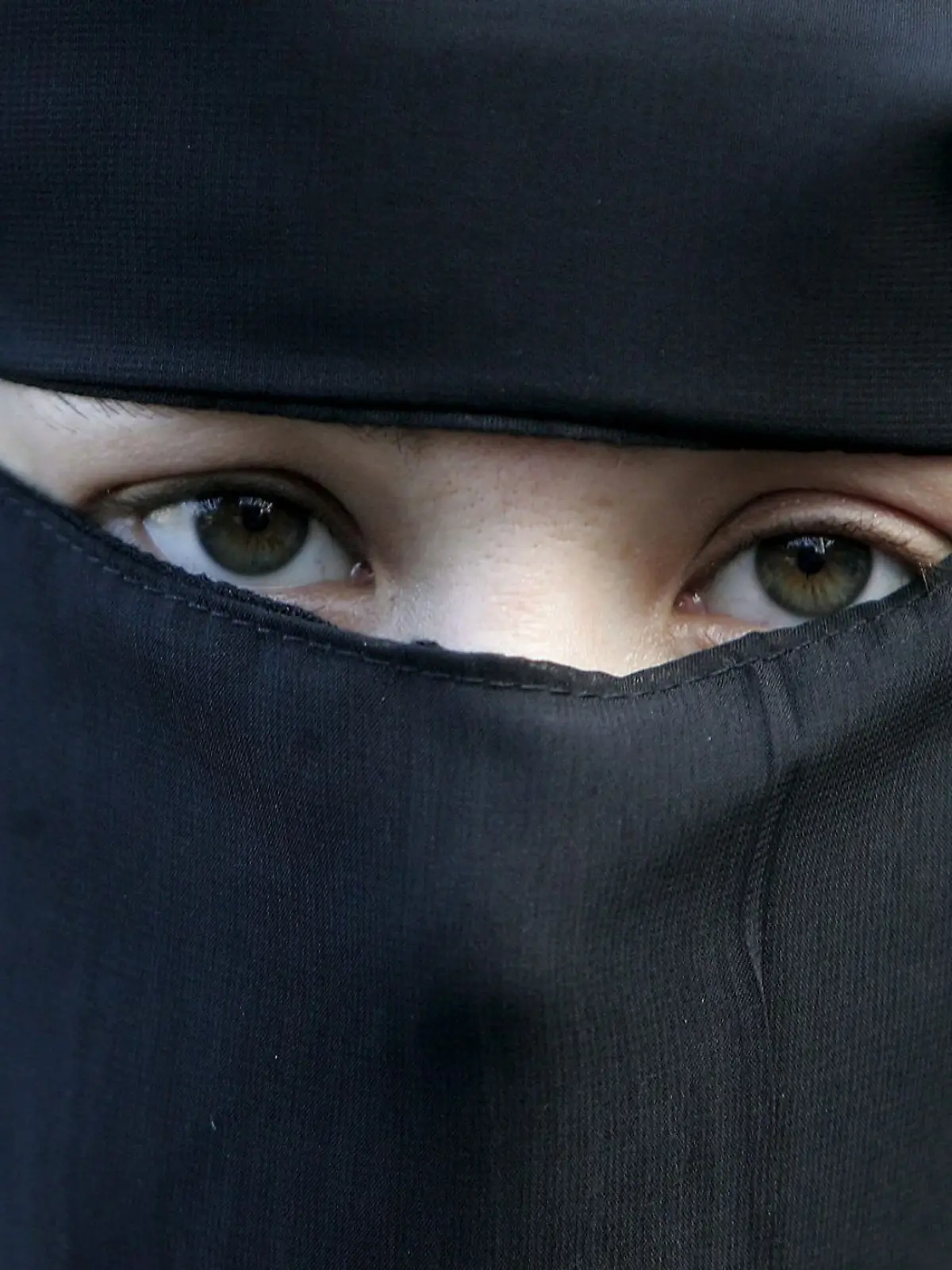 Bild zu: "Schülerin will Gesichtsschleier im Unterricht tragen – Gericht macht klare Ansage"