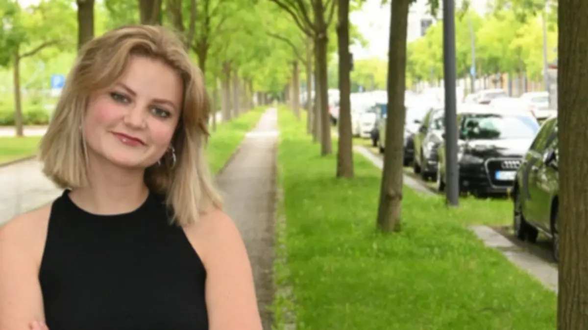 Eine Frau im Portrait.