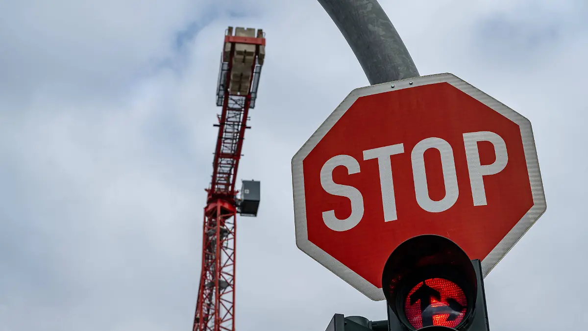 Ein Stoppschild, wie man es aus dem Straßenverkehr kennt, hat natürlich acht Ecken.