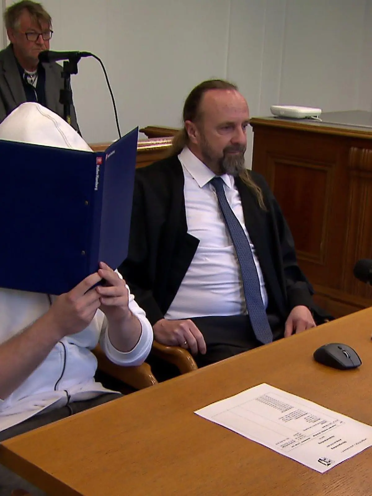 Der Angeklagte Melvin S. beim heutigen Prozessauftakt in Kiel.